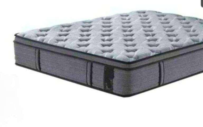 Name brand Queen Size Pillow Top Mattress with 10-Inch Thickness