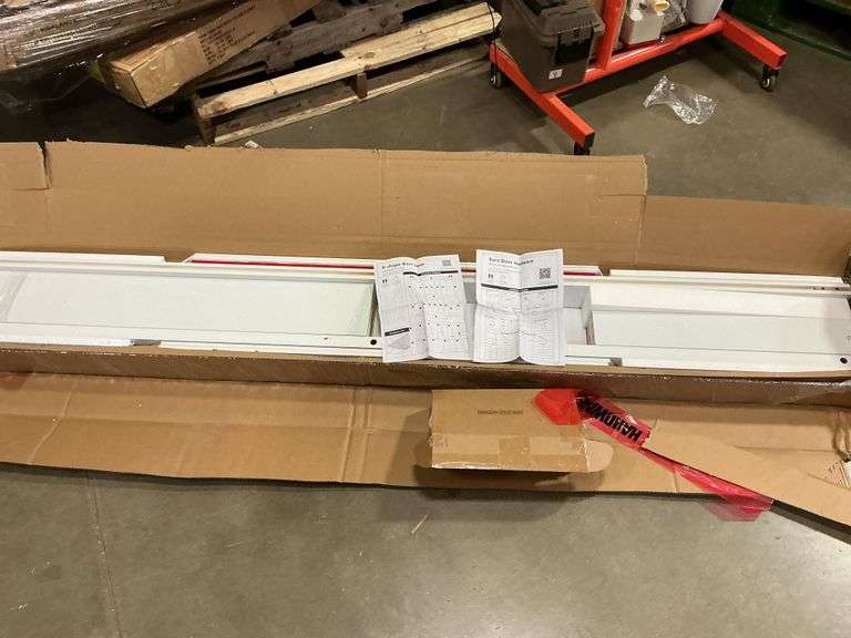 WHTIE BARN DOOR 36 IN X 84 IN