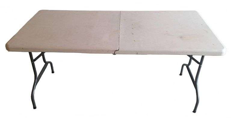 Folding Plastic Top Table with Metal Legs, 59