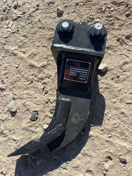 Mini Ex Ripper Tooth Mount Mini Excavator Ripper Tooth - Jardine Auctioneers Inc.