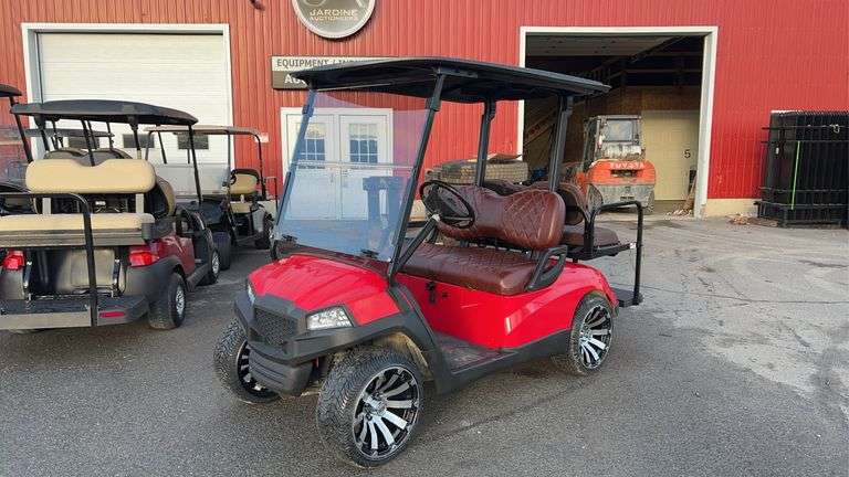 Yamaha Gas Modified 4 Seat Golf Cart W/ Body Kit