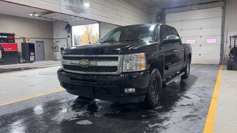 2011 Chevrolet Silverado 1500 LTZ Crew Cab 4WD