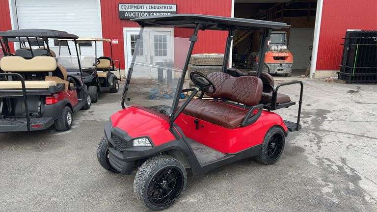 Yamaha Gas Modified 4 Seat Golf Cart W/ Body Kit