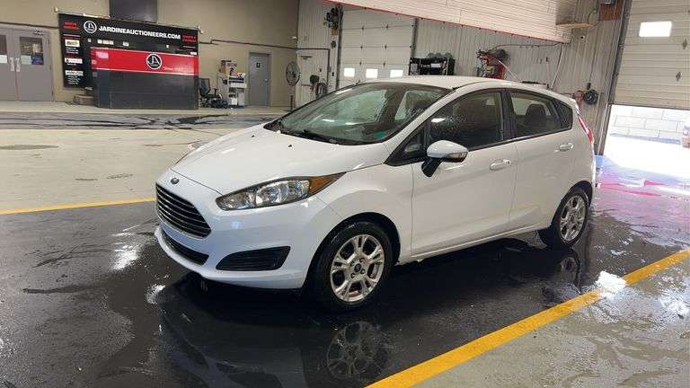 2015 Ford Fiesta SE FWD