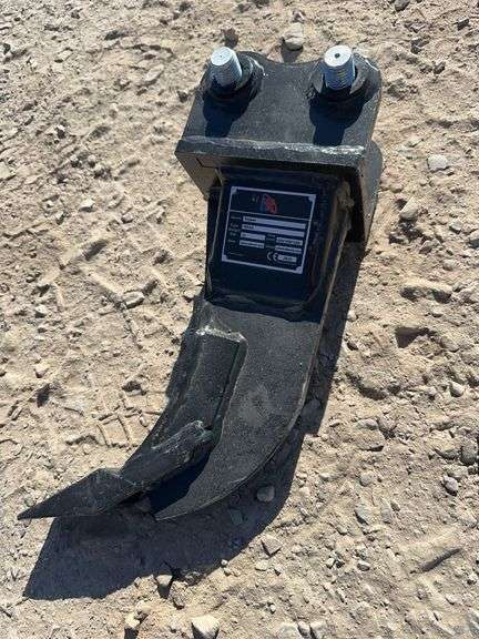 Mini Ex Ripper Tooth Mount Mini Excavator Ripper Tooth - Jardine Auctioneers Inc.