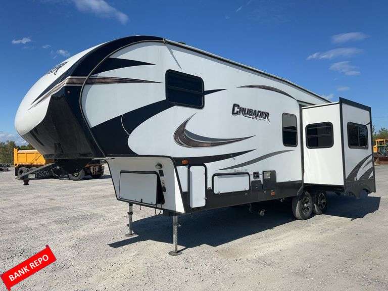 2018 Prime Time Crusader 27RK Fifth Wheel