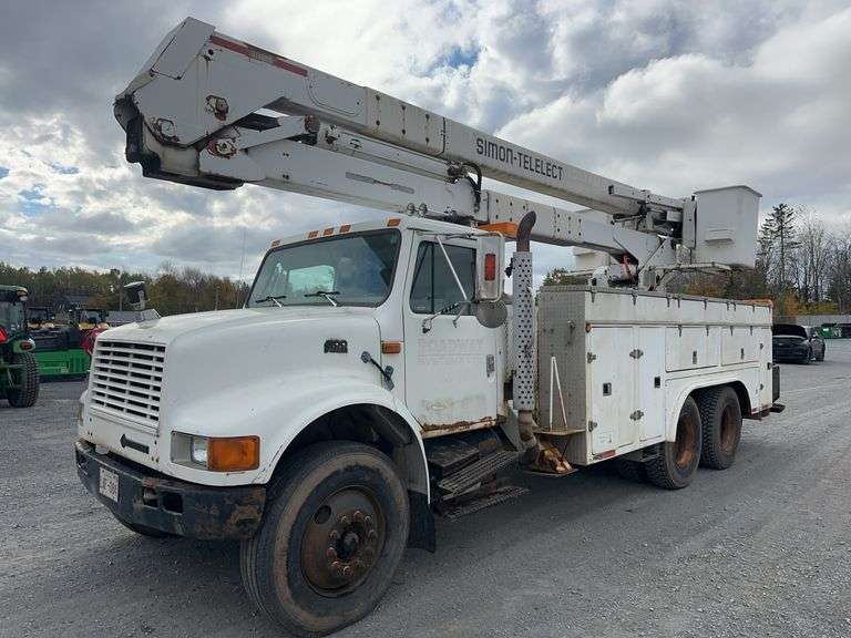 1997 International 4900 T/A Bucket Truck