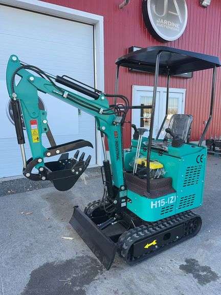 2025 AGT H15Z Mini Excavator