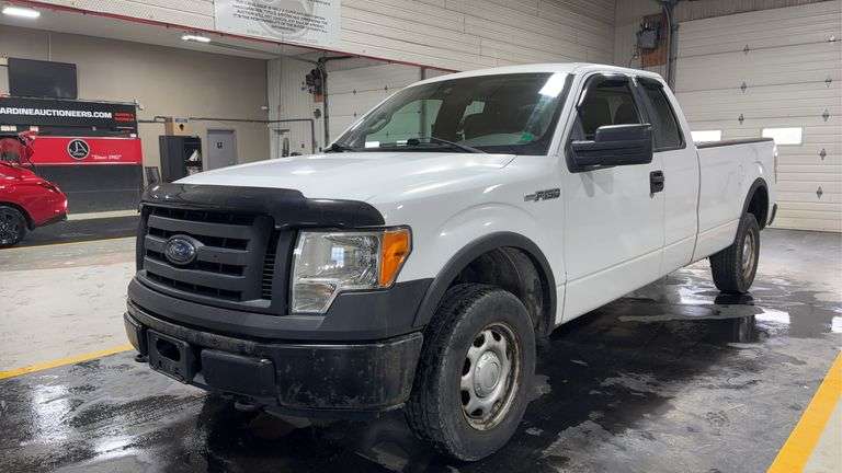 2010 Ford F-150 4x4 XL 4dr SuperCab Styleside 8 ft. LB