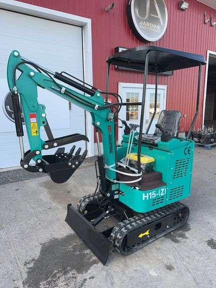 2025 AGT H15Z Mini Excavator