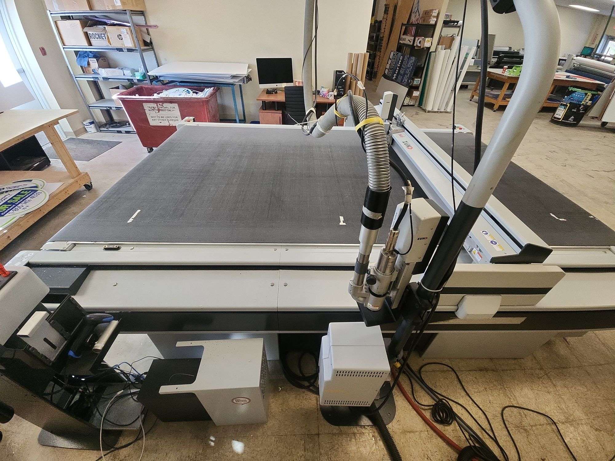Guuchanオーダーページ 2013 Zünd G3 L-2500 Large Format Flatbed Digital Cutter - Jardine