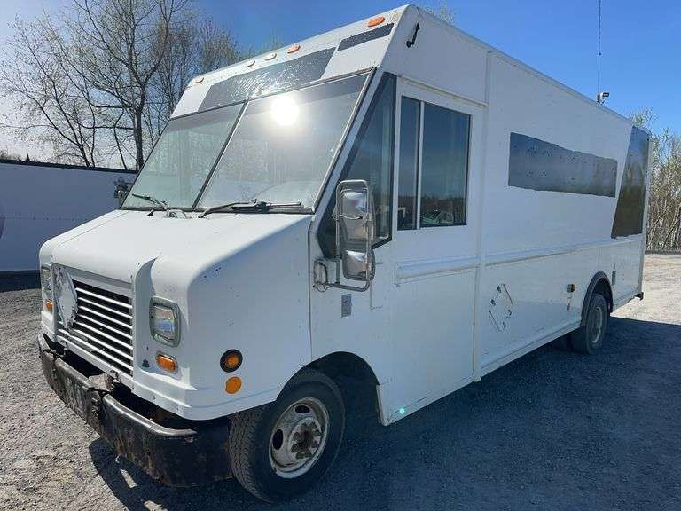 2008 Ford Utilimaster Cube Van - Jardine Auctioneers Inc.