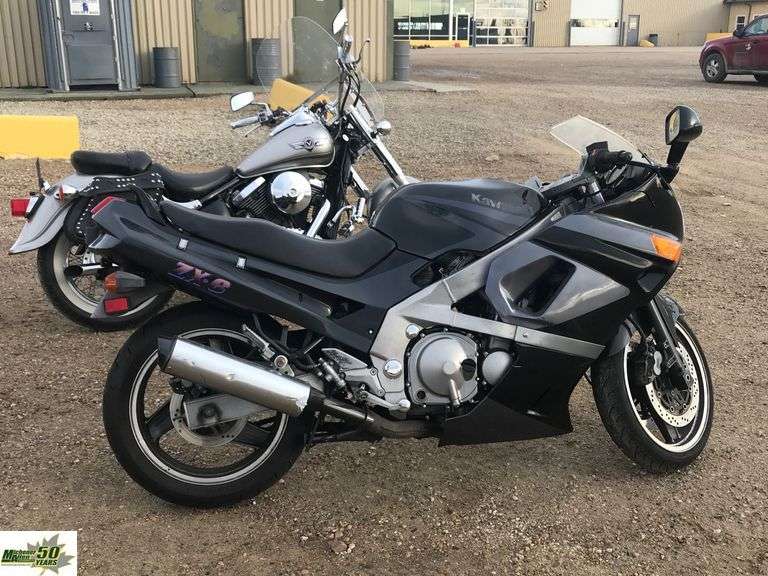 mai 1992 Kawasaki ZX-6 Base - Michener Allen Auctioneering Ltd