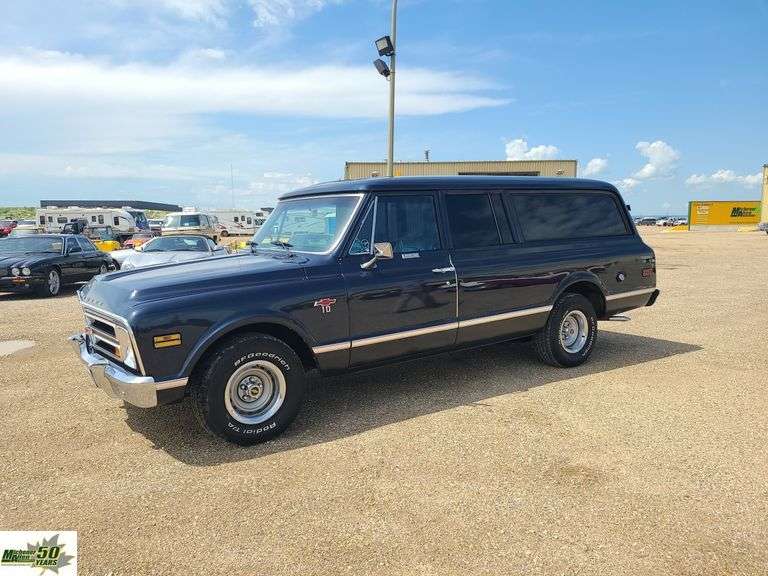 1968 Chevy Suburban CST