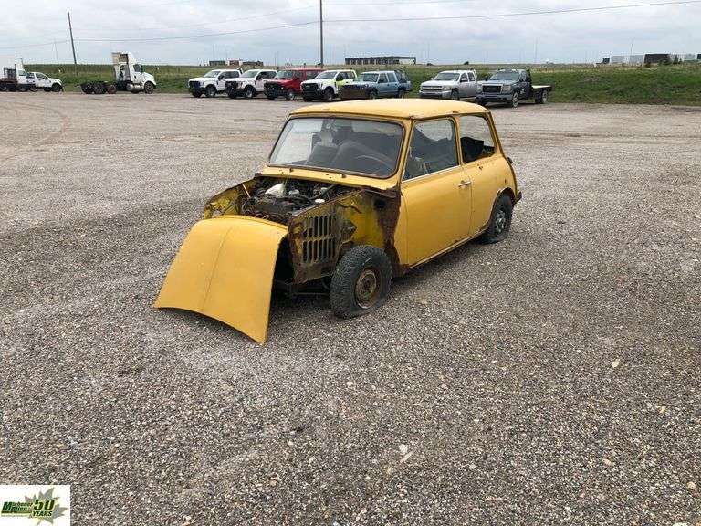 Non-Operable Austin Mini 2 door