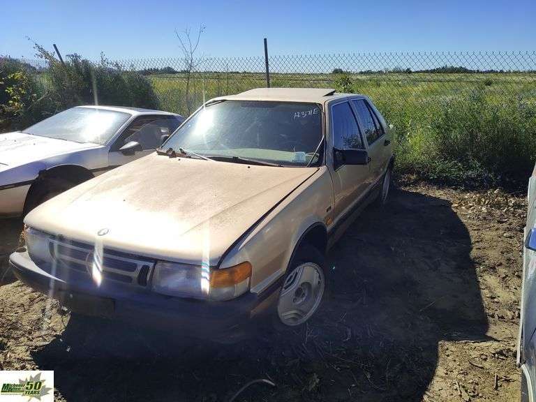 Non-Operable 1987 Saab 9000 4 Door Sedan