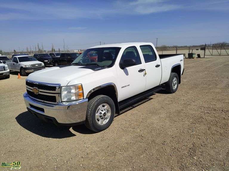 2012 Chevrolet Silverado 3500HD 4x4 Crew Cab SB SRW