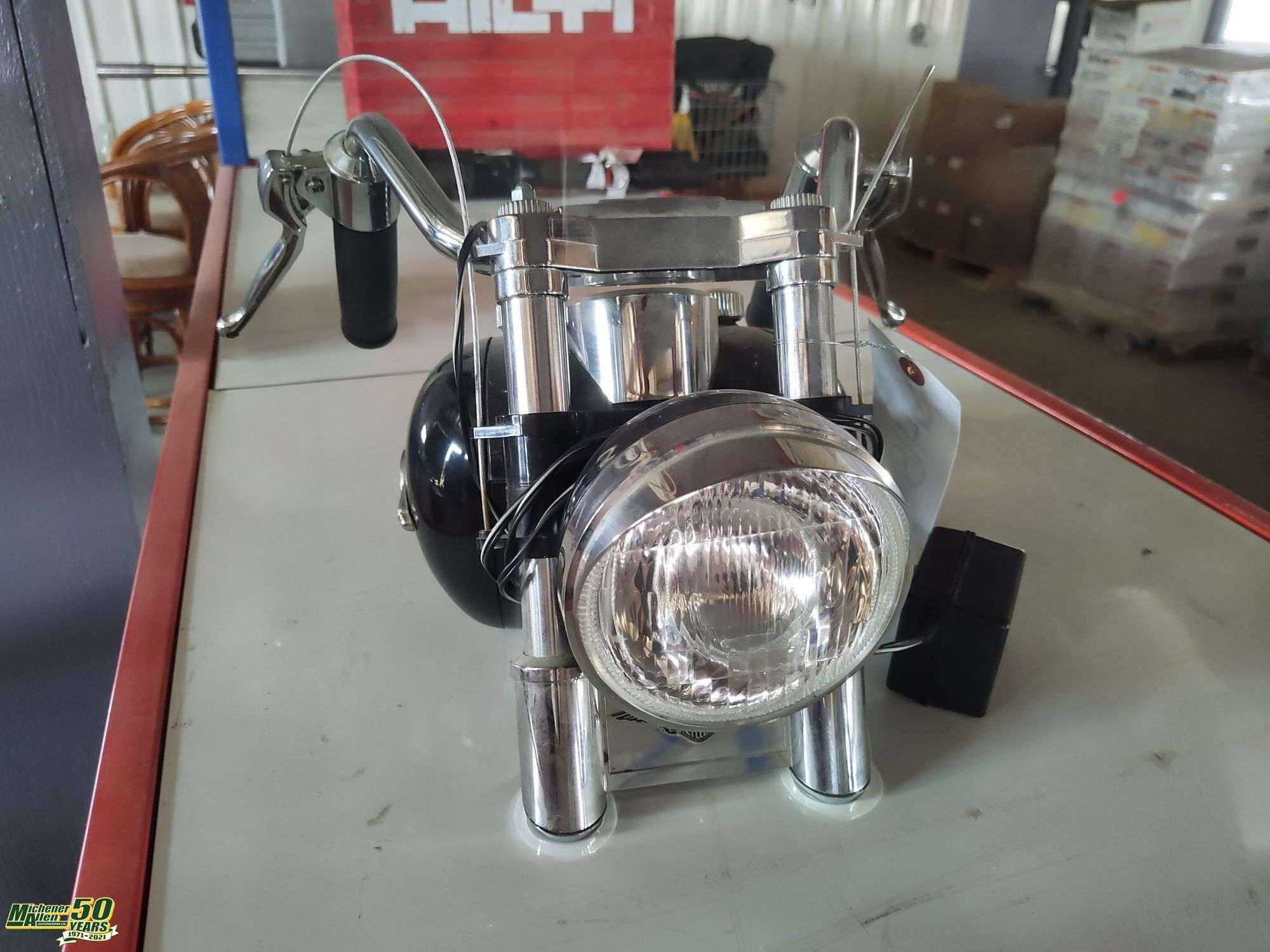 Vintage Tank Radio Harley Davidsonジャンク Harley Davidson Tank Radio - Qty 1 - Michener Allen Auctioneering Ltd