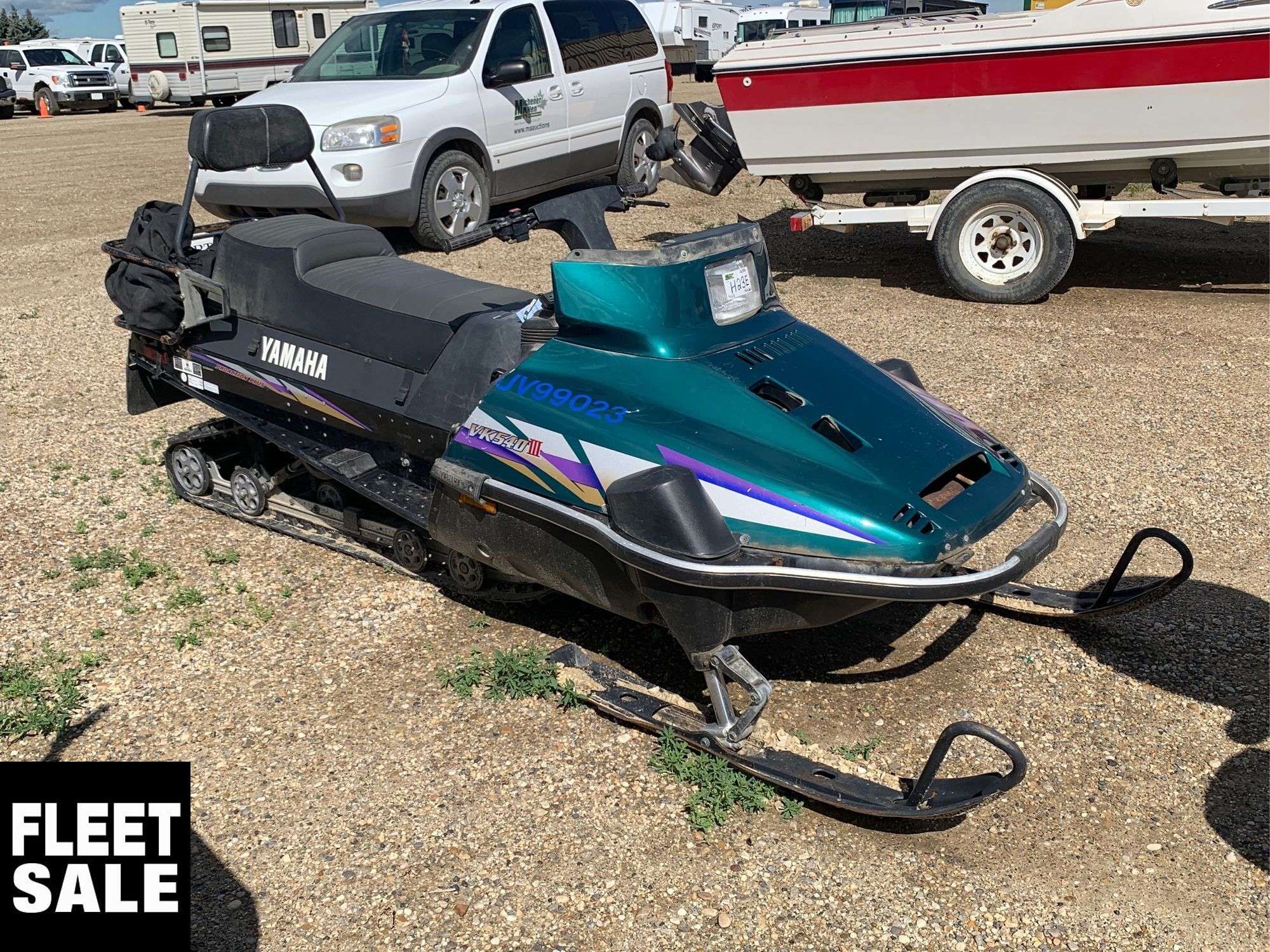 1999 Yamaha VK540III Snowmobile - Michener Allen Auctioneering Ltd