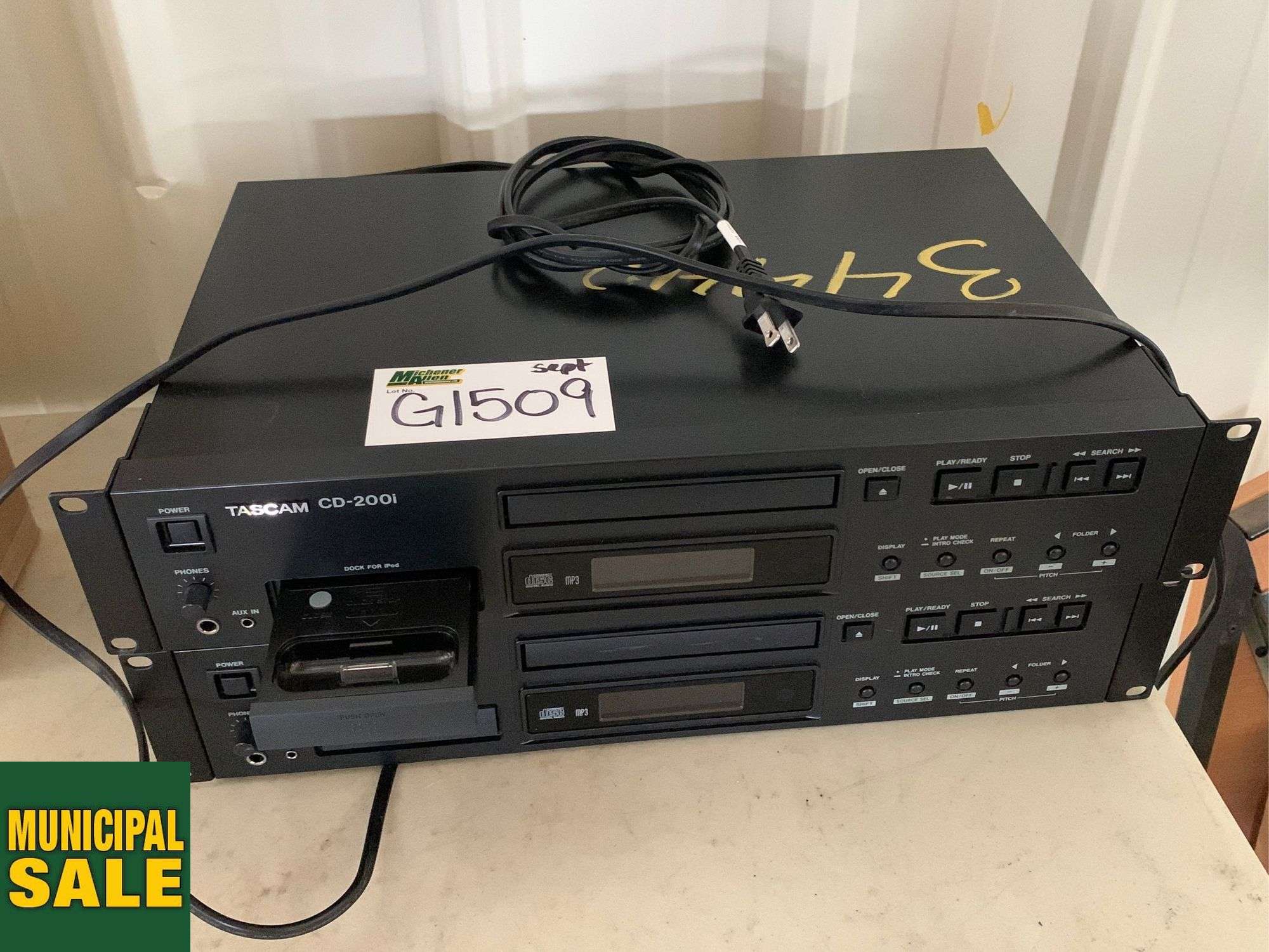 CDプレーヤー CD-200i 値下 TASCAM /iPodドック TASCAM | dock iPod an