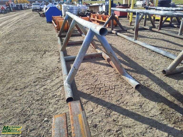 Pipe Stand Qty 1 Michener Allen Auctioneering Ltd