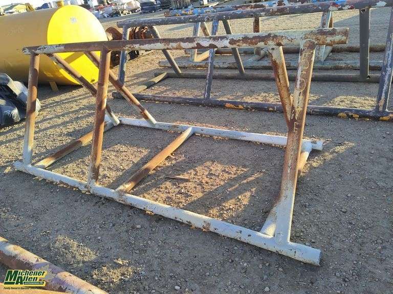 Pipe Stand Qty 1 Michener Allen Auctioneering Ltd