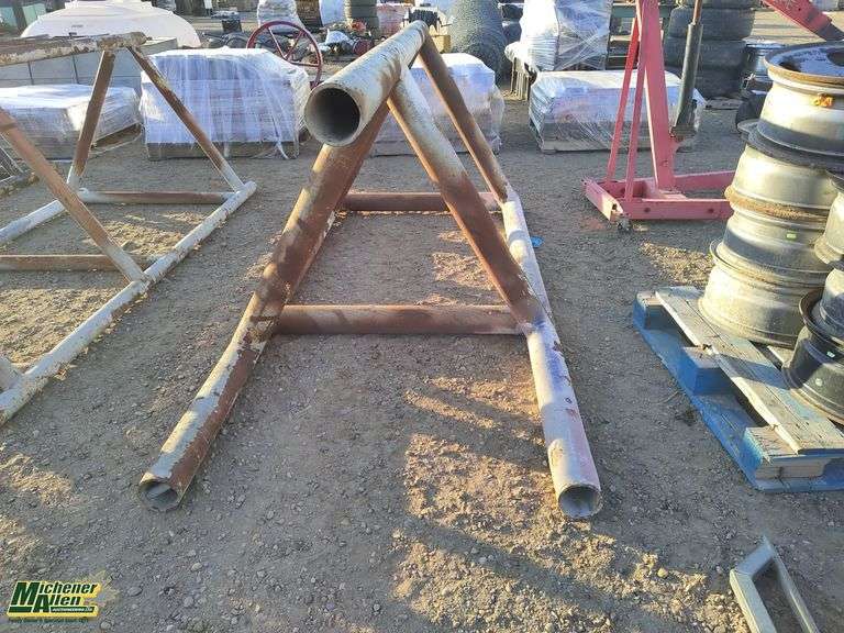 Pipe Stand Qty 1 Michener Allen Auctioneering Ltd