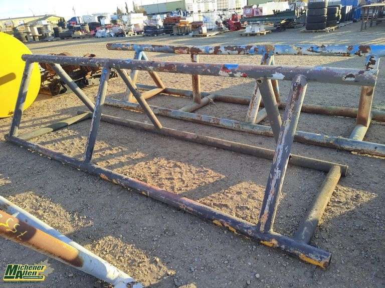 Pipe Stand Qty 1 Michener Allen Auctioneering Ltd