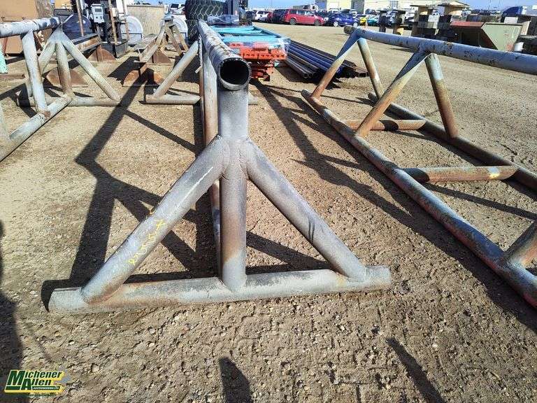 Pipe Stand Qty 1 Michener Allen Auctioneering Ltd