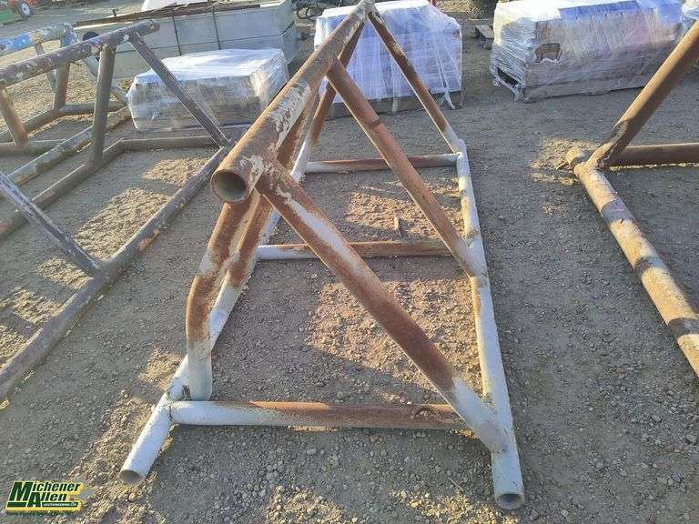 Pipe Stand Qty 1 Michener Allen Auctioneering Ltd