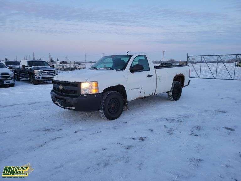 2009  Chevrolet  Silverado 1500  4x2 Work Truck 2dr Regular Cab 8 ft. LB