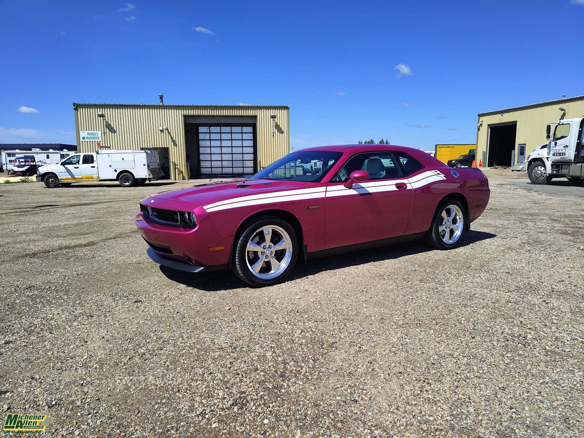 2010 Dodge Challenger Furious Fuchsia R/T Coupe 5.7L Hemi 733kms