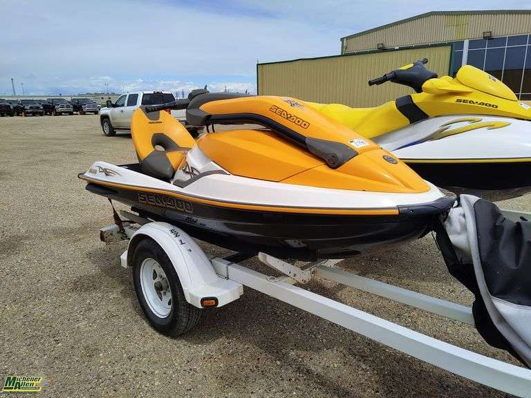 Stand-Up or Sit 2004 SeaDoo 3D PWC - Michener Allen Auctioneering Ltd