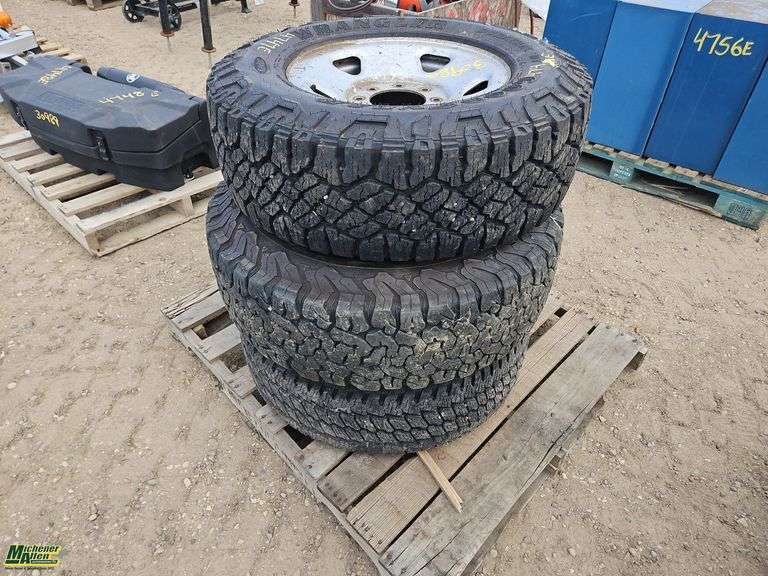 Wrangler Duratrac 265/70R17 Tires on Rims - Michener Allen ...