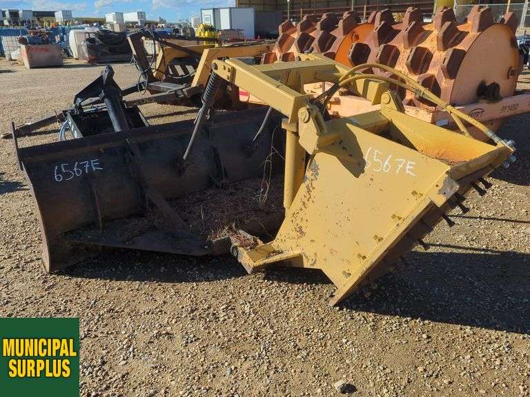 Grader Front Lift & Blade - Michener Allen Auctioneering Ltd