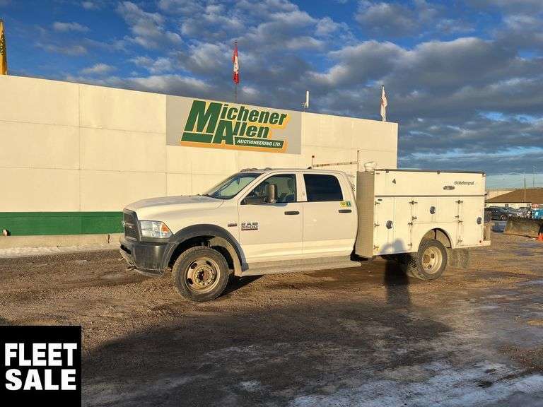 2015 Ram 4X4 5500 S/A Service Truck