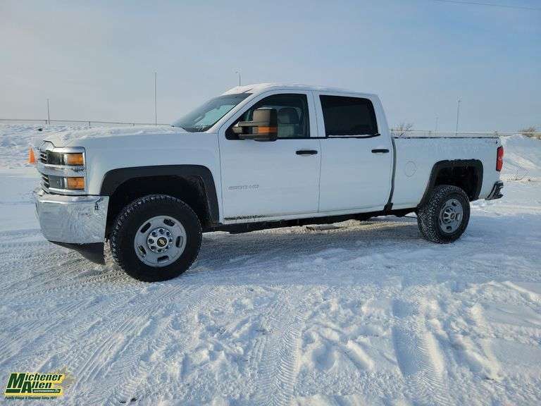 2018  Chevrolet  Silverado 2500HD  4x4 4dr Crew Cab SB