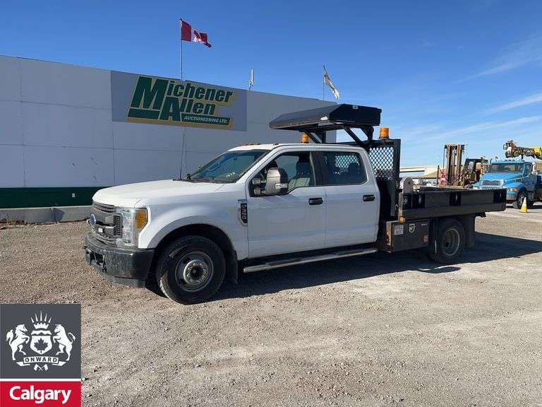2017  Ford  F-350 Super Duty  S/A  Tilt Deck Truck