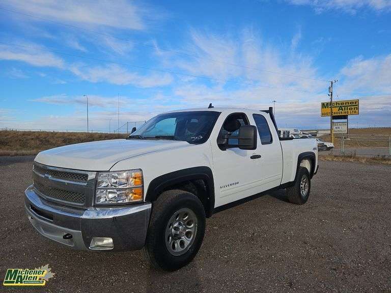 2013  Chevrolet  Silverado 1500  4x4 4dr Extended Cab