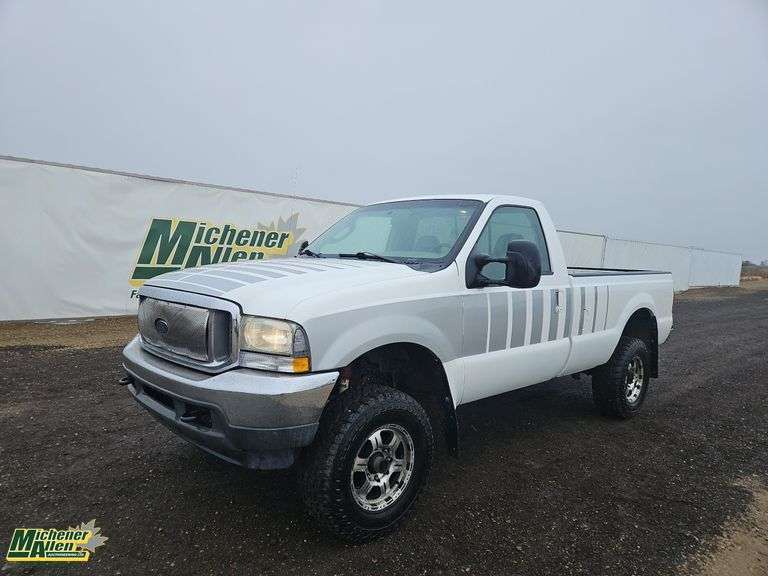 2004  Ford  F-250 Super Duty  4x4 XL 2dr Regular Cab LB