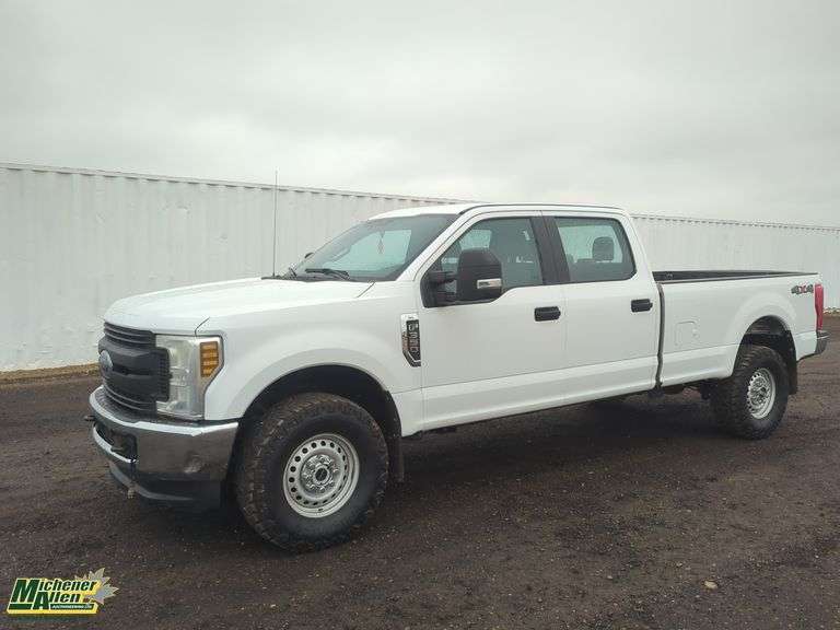2018  Ford  F-350 Super Duty  4x4 XL 4dr Crew Cab 8 ft. LB SRW Pickup