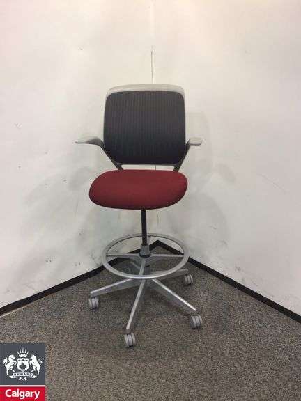 Steelcase Cobi High chair with foot ring Red & Grey