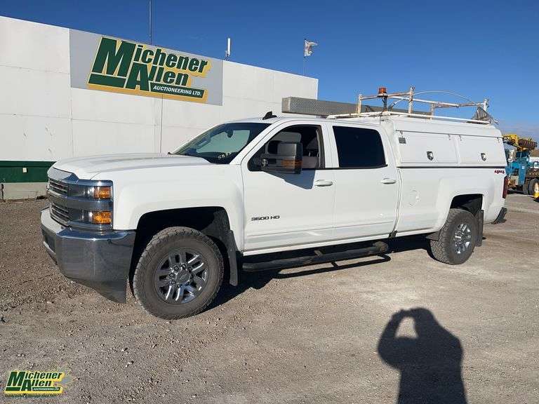 2018  Chevrolet  Silverado 3500HD  4x4 LT 4dr Crew Cab LB SRW  4x4
