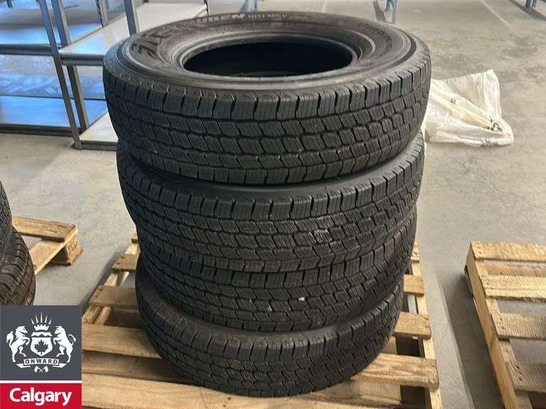 4 kumho 215/85 R16 tires