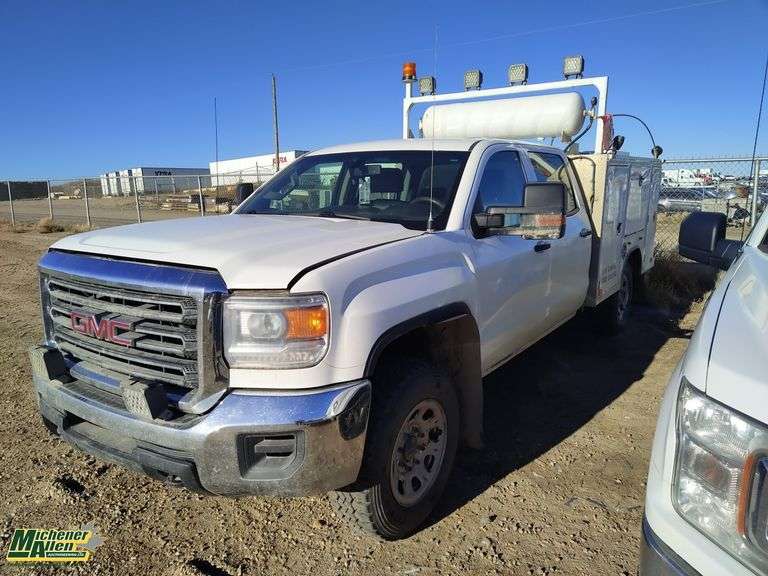 Non-Operable  2016  GMC  Sierra 3500HD  Base  S/A  Service Truck