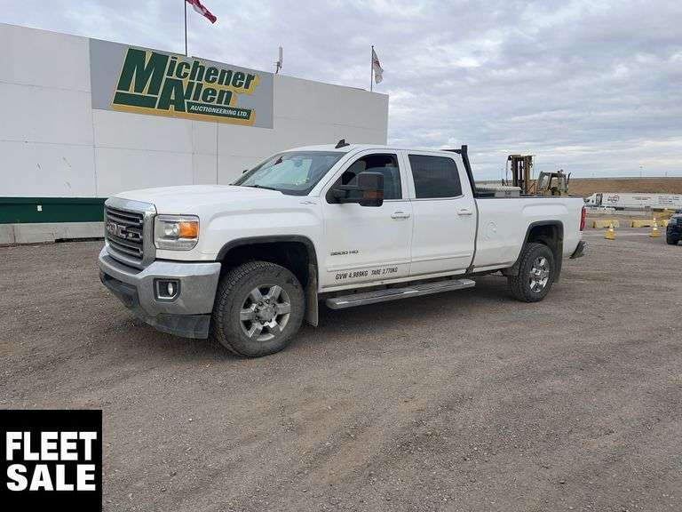 2018  GMC  Sierra 3500HD  4x4 SLE 4dr Crew Cab LB SRW  4x4