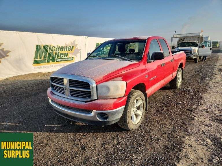 2006  Dodge  Ram 1500  ST 4dr Quad Cab 4WD SB