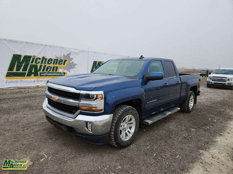 2019  Chevrolet  Silverado 1500 LD  4x4 LT 4dr Double Cab 6.5 ft. SB