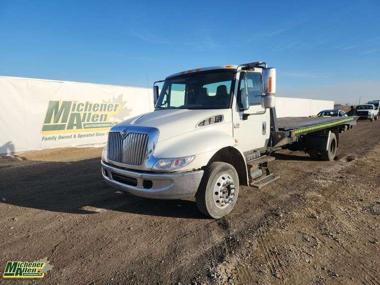 2006 International DuraStar 4300 S/A RollbackTruck
