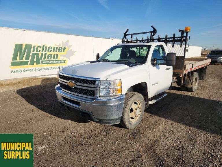 2013 Chevrolet Silverado 3500HD CC 4x4 S/A Tilt Deck Truck